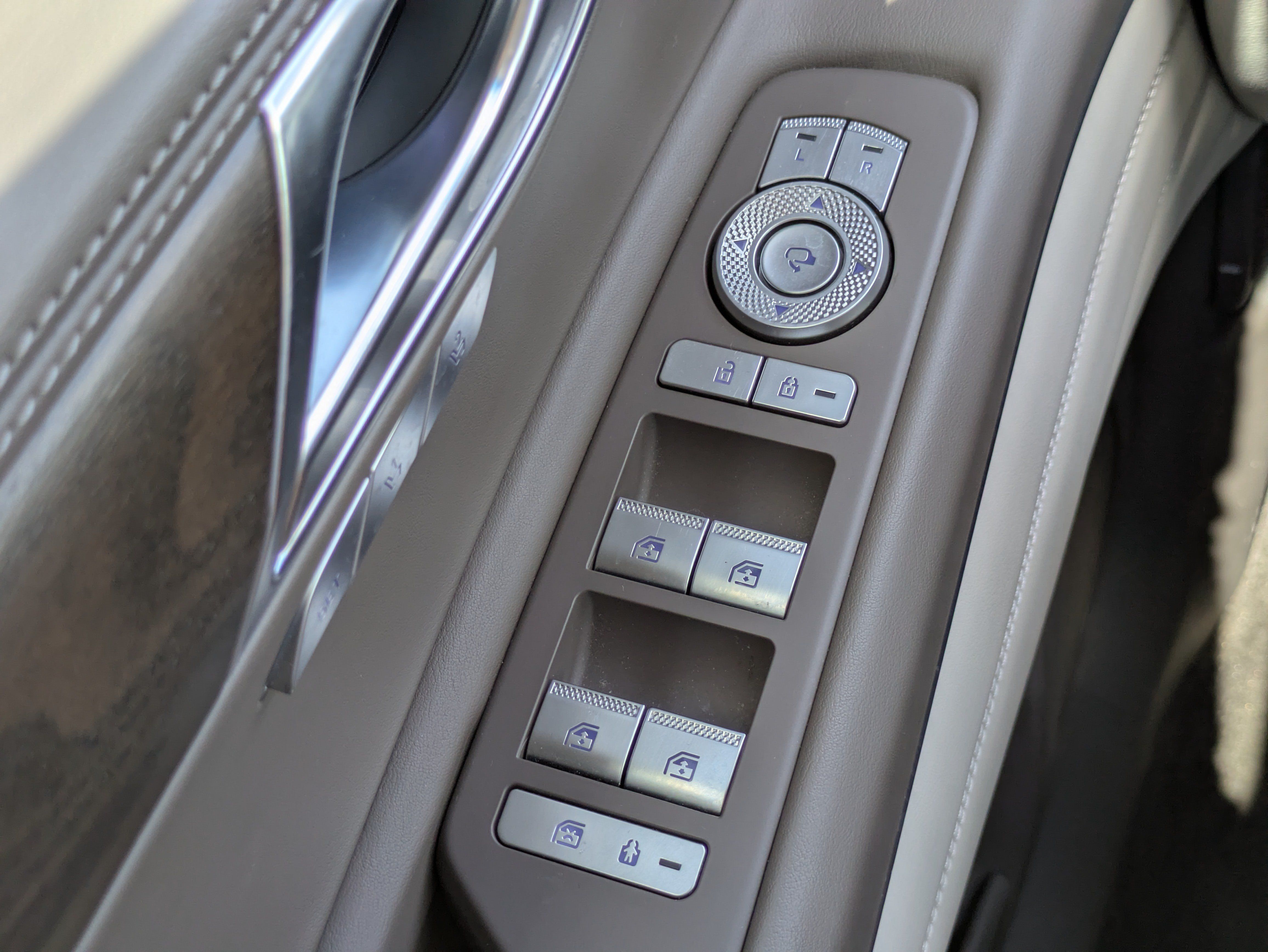 Used 2024 Genesis GV80 2.5T AWD/4WD image 23