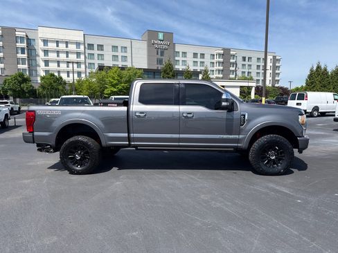 Used 2022 Ford F250 Platinum w/ Tremor Off-Road Package AWD/4WD image 2
