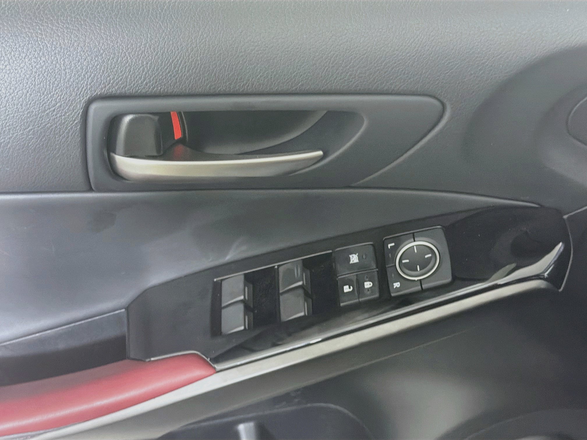 Used 2025 Lexus IS 350 F Sport w/ Accessory Package 2 RWD image 15