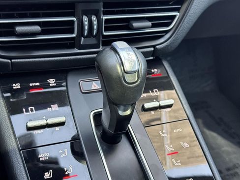 Used 2022 Porsche Macan image 15