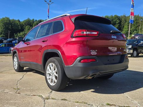Used 2017 Jeep Cherokee Latitude w/ True North Edition AWD/4WD image 5