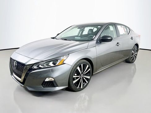 Used 2022 Nissan Altima 2.5 SR FWD image 3
