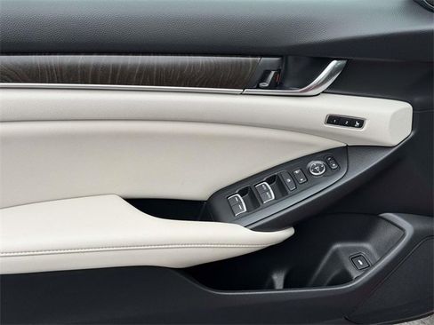 Certified 2022 Honda Accord EX-L image 11