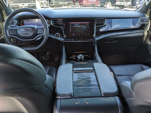 Used 2023 Jeep Wagoneer 4WD w/ Convenience Group I image 15