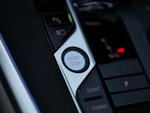 New 2026 BMW X5 xDrive50e w/ Executive Package image 40