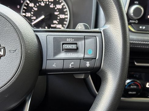 Certified 2022 Nissan Rogue SV image 28