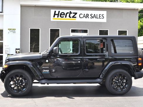 Used 2023 Jeep Wrangler Unlimited Sahara w/ Cold Weather Group AWD/4WD image 28