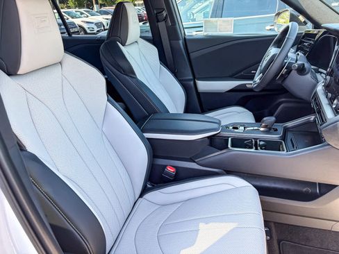 New 2026 Lexus TX 500h AWD image 17