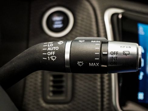 Used 2022 Land Rover Range Rover Velar S image 19