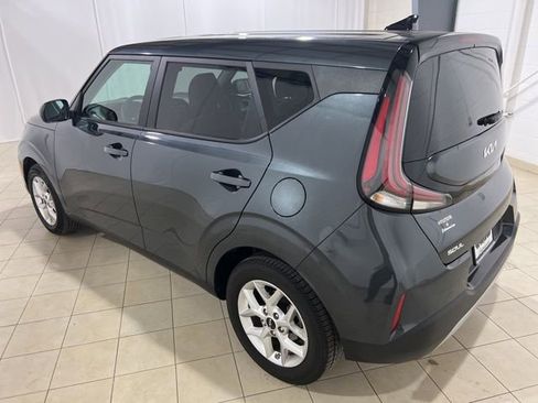 Used 2023 Kia Soul LX w/ LX Technology Package image 3