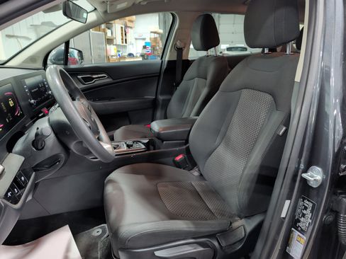 Used 2023 Kia Sportage LX AWD/4WD image 7