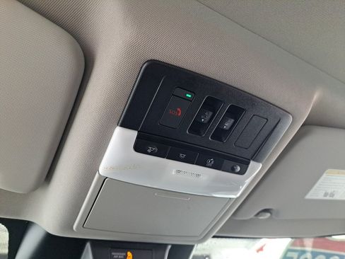 Used 2025 Nissan Rogue Platinum FWD image 37