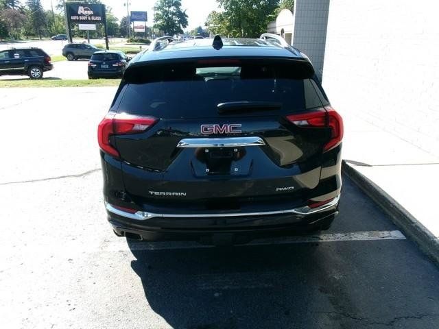Used 2020 GMC Terrain Denali w/ GMC Pro Grade Package AWD/4WD image 6