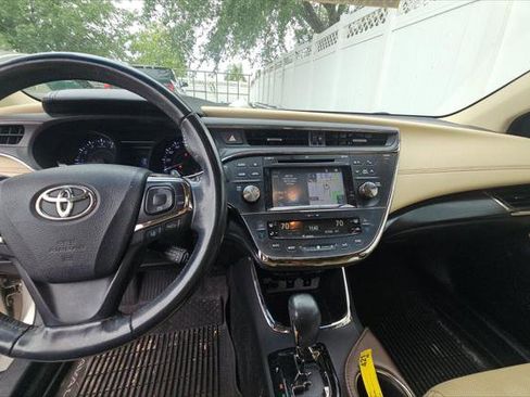 Used 2017 Toyota Avalon Limited FWD image 16