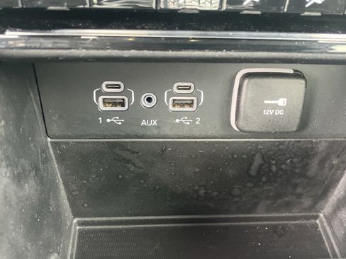 Used 2023 Jeep Grand Cherokee L Limited w/ Black Appearance Package image 30