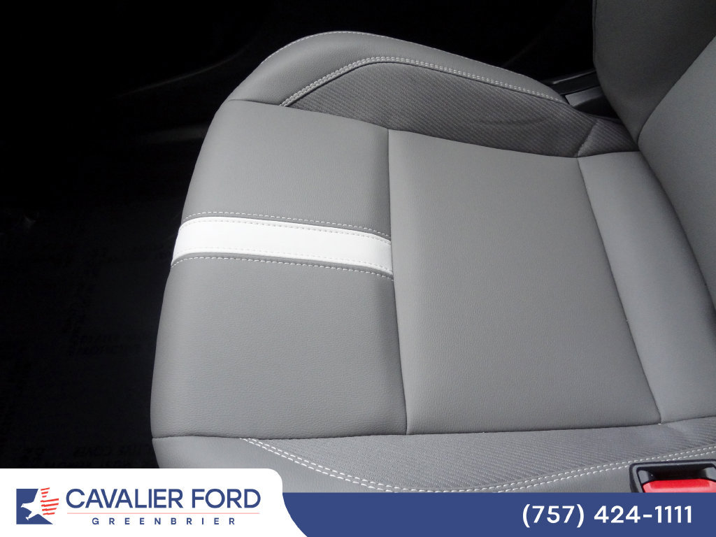 Used 2025 Toyota Camry SE FWD image 32