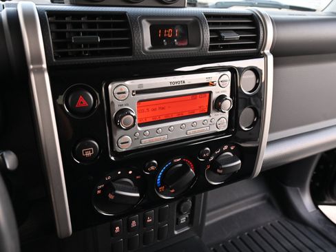 Used 2011 Toyota FJ Cruiser 4WD w/ Convenience Pkg image 22