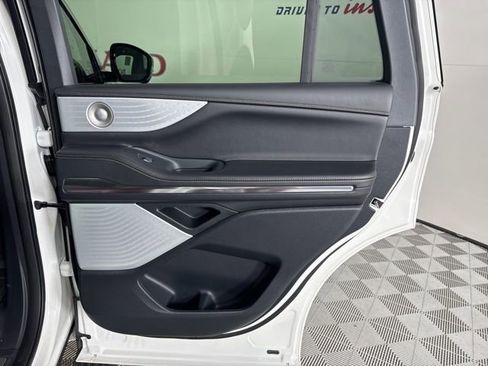 New 2025 Lincoln Navigator Black Label image 28