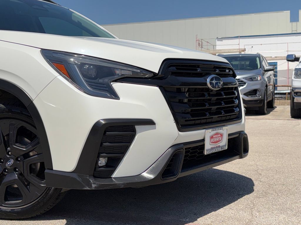 Used 2023 Subaru Ascent Onyx Edition AWD/4WD image 3