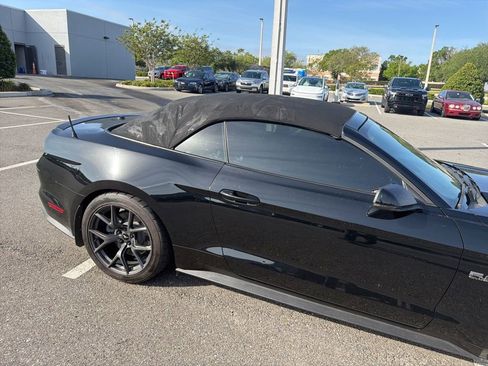 Used 2015 Ford Mustang GT Premium image 9