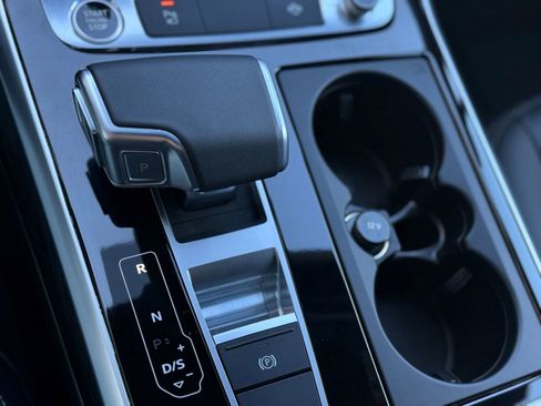 Certified 2025 Audi Q7 2.0T Premium w/ Convenience Package image 29