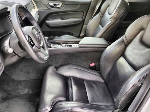 Used 2021 Volvo XC60 T5 Inscription image 16