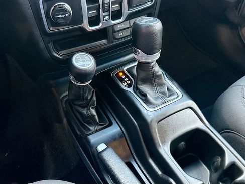 Used 2023 Jeep Wrangler Unlimited w/ Cold Weather Group image 17