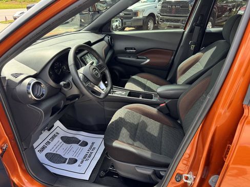Used 2021 Nissan Kicks SR FWD image 2