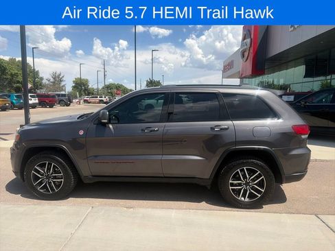 Used 2021 Jeep Grand Cherokee Trailhawk w/ Premium Lighting Group AWD/4WD image 8