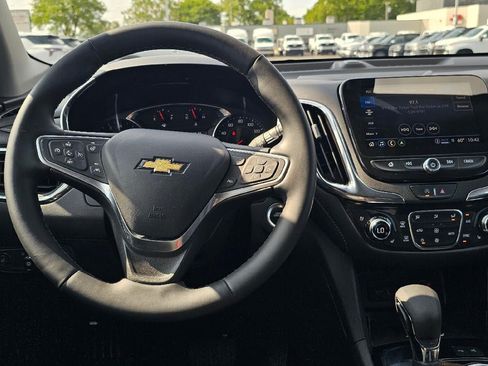 Used 2023 Chevrolet Equinox Premier FWD image 13