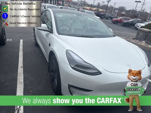 Used 2023 Tesla Model 3 Standard Range image 5
