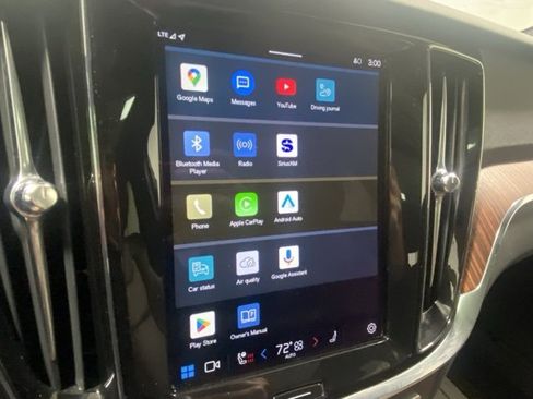 Used 2024 Volvo V60 B5 Cross Country Plus image 23