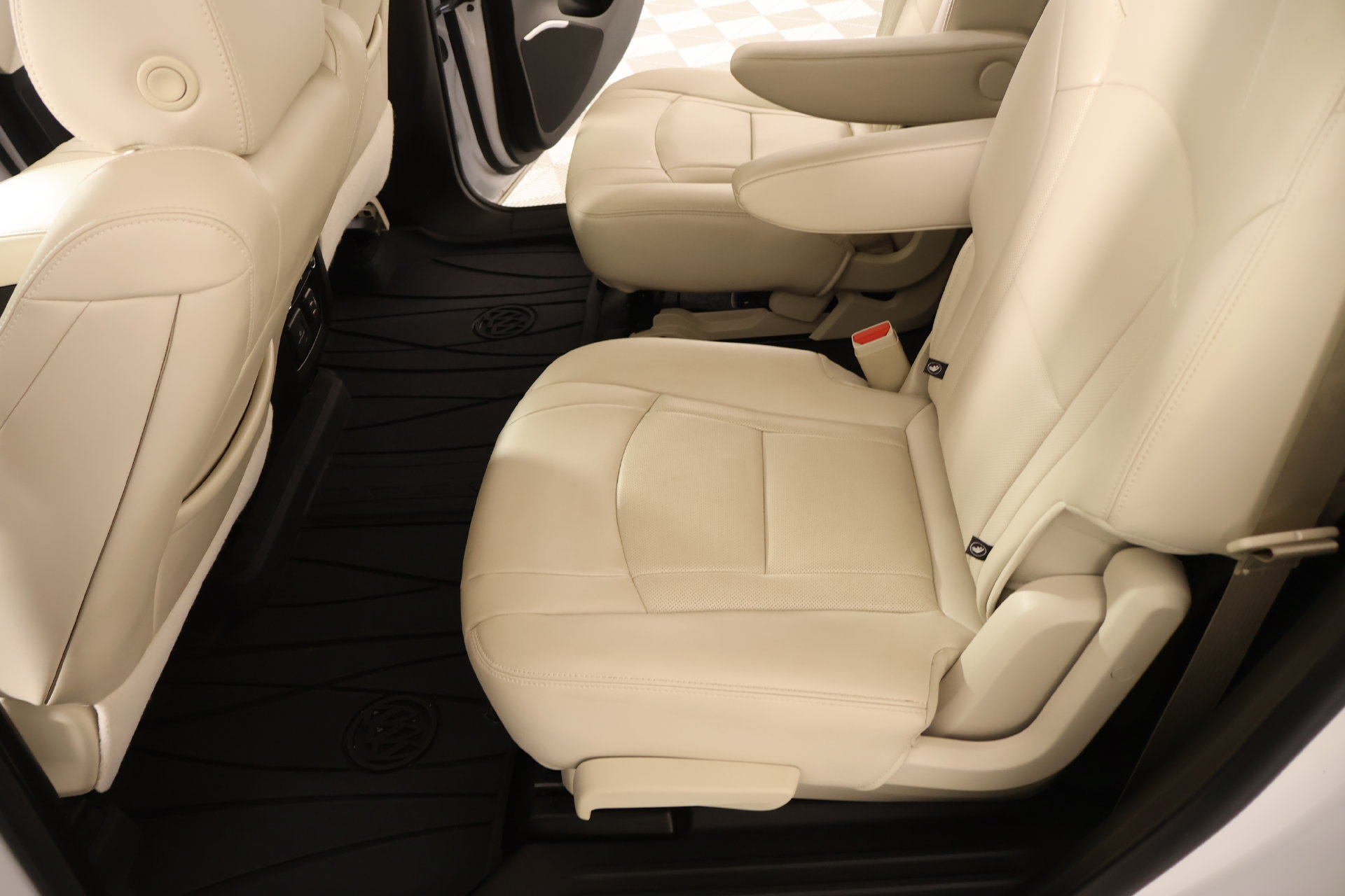Used 2023 Buick Enclave Premium w/ Experience Buick Package FWD image 12