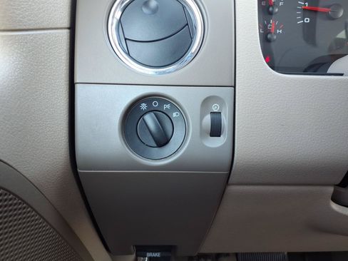 Used 2005 Ford F150 XL RWD image 19