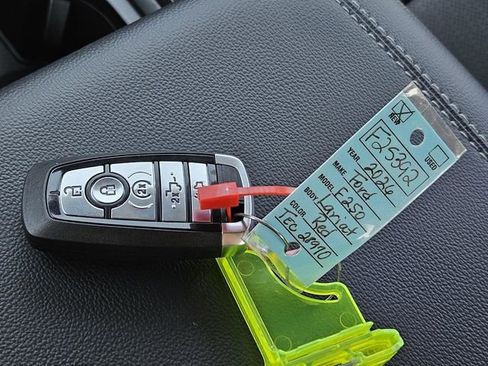 New 2026 Ford F250 Lariat w/ FX4 Off-Road Package image 32