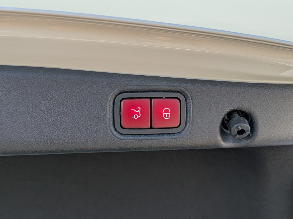 Used 2022 Mercedes-Benz E 350 Sedan w/ Exterior Lighting Package image 9