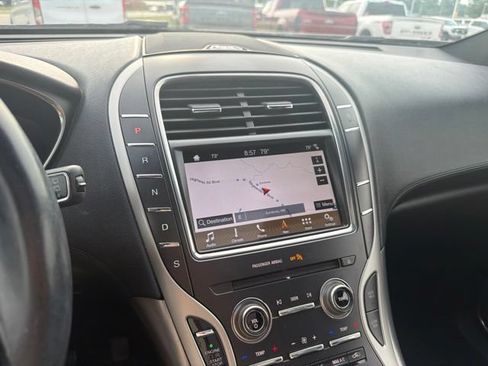 Used 2019 Lincoln Nautilus Select FWD image 17