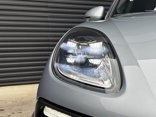 Certified 2026 Porsche Macan S AWD/4WD image 12