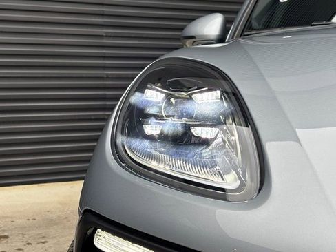 New 2026 Porsche Macan S image 12