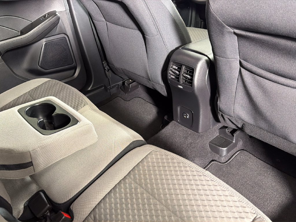Used 2022 Ford Escape SE w/ SE Sport Appearance Package FWD image 31