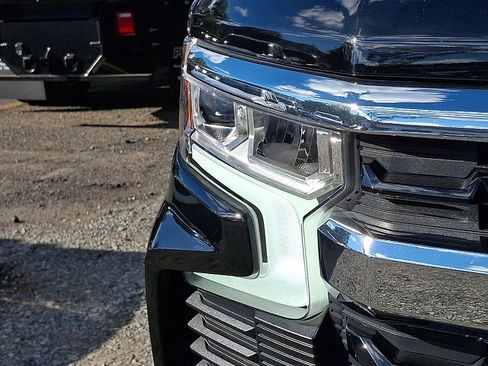 Used 2023 Chevrolet Silverado 1500 LT AWD/4WD image 35