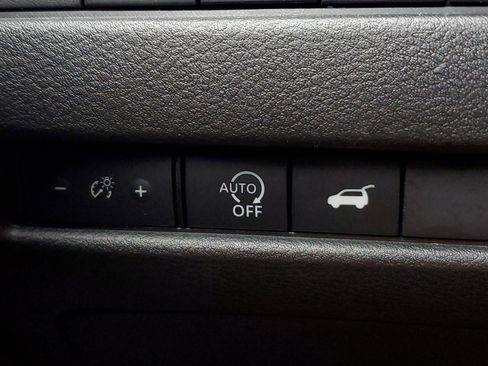 Used 2025 Nissan Rogue SV FWD image 30