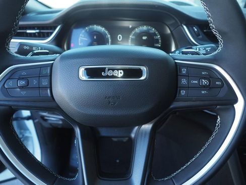 New 2025 Jeep Grand Cherokee L Laredo image 10