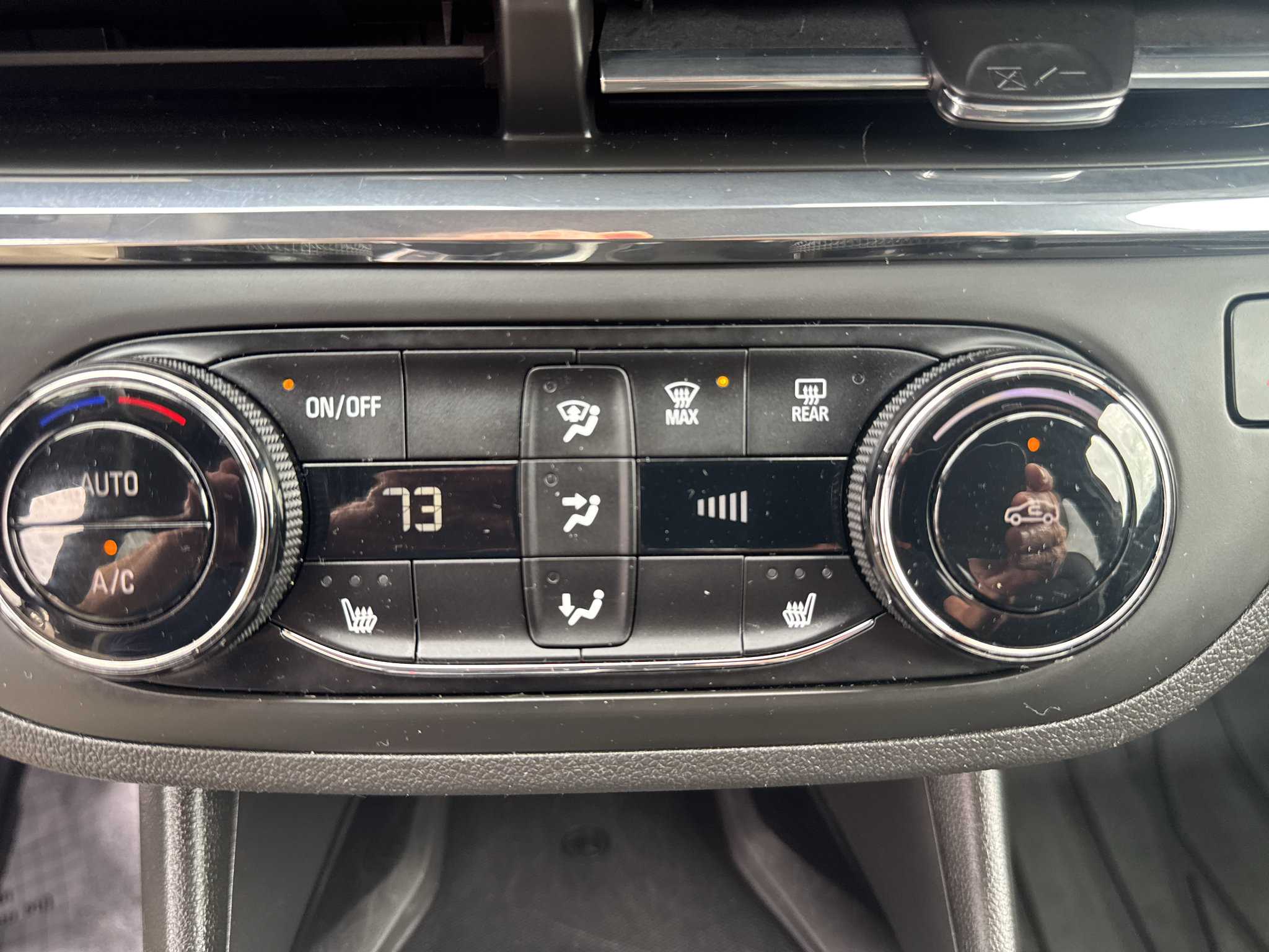 Used 2025 Buick Envista Preferred w/ Convenience I Package FWD image 13