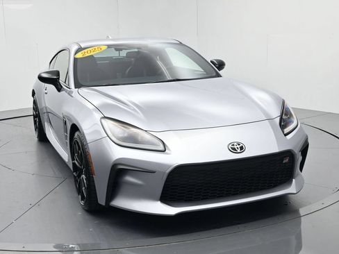 Used 2025 Toyota GR86 Premium w/ ALL Weather Mat Package (TMS) RWD image 2