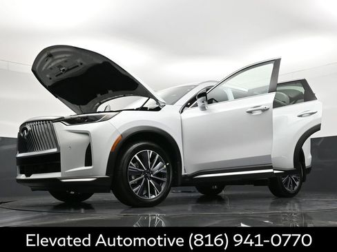 Certified 2026 INFINITI QX60 Luxe w/ Family Package AWD/4WD image 41