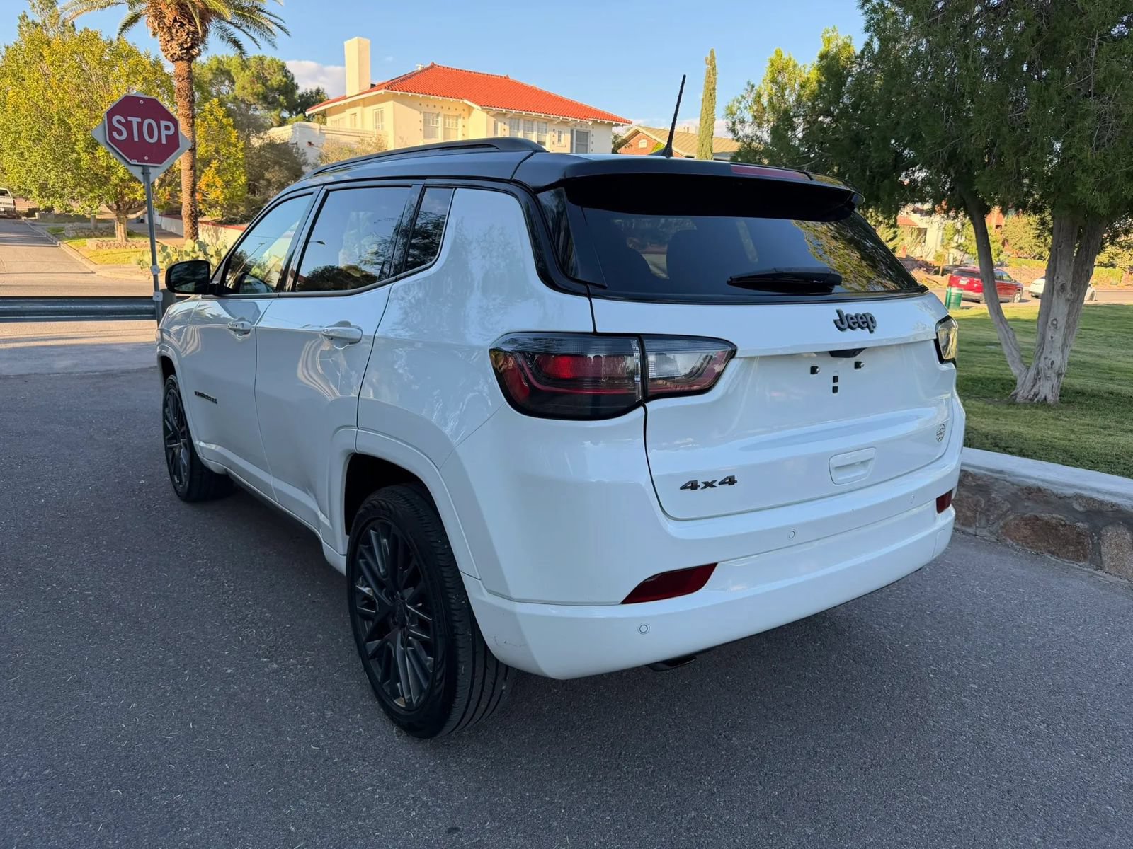 Used 2023 Jeep Compass High Altitude AWD/4WD image 3