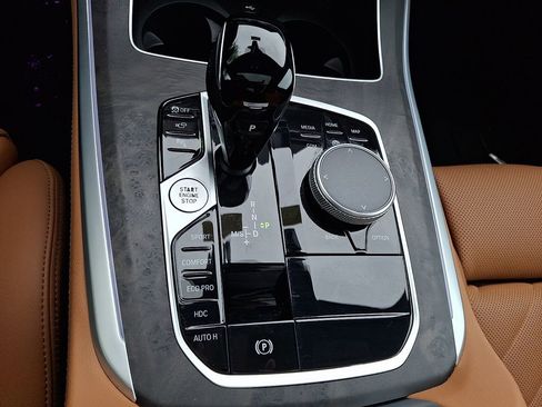 Used 2023 BMW X5 xDrive40i w/ Premium Package image 16