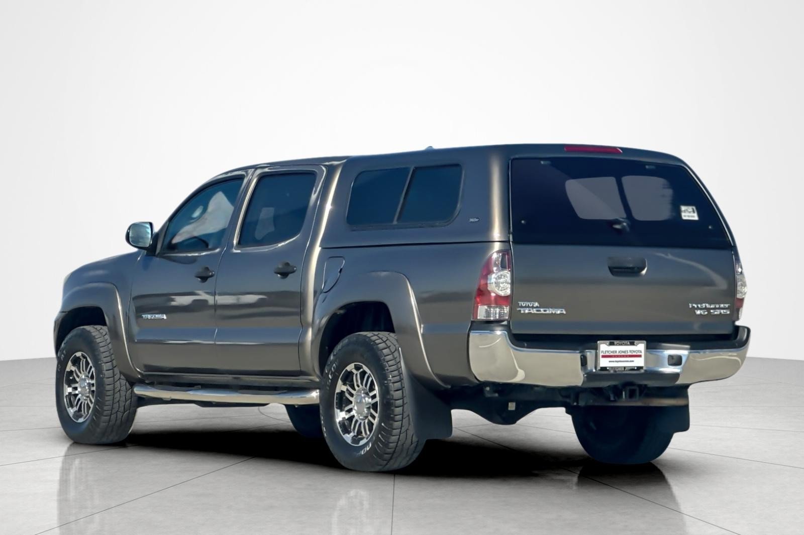Used 2014 Toyota Tacoma PreRunner w/ SR5 Package RWD image 3