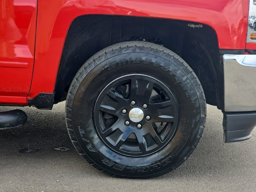 Used 2018 Chevrolet Silverado 1500 LT w/ LT Fleet Convenience Package AWD/4WD image 37